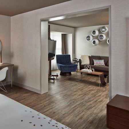The Del Monte Lodge Renaissance Rochester Hotel&Spa Extérieur photo