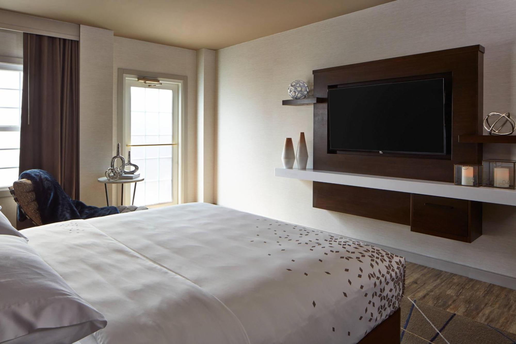 The Del Monte Lodge Renaissance Rochester Hotel&Spa Extérieur photo