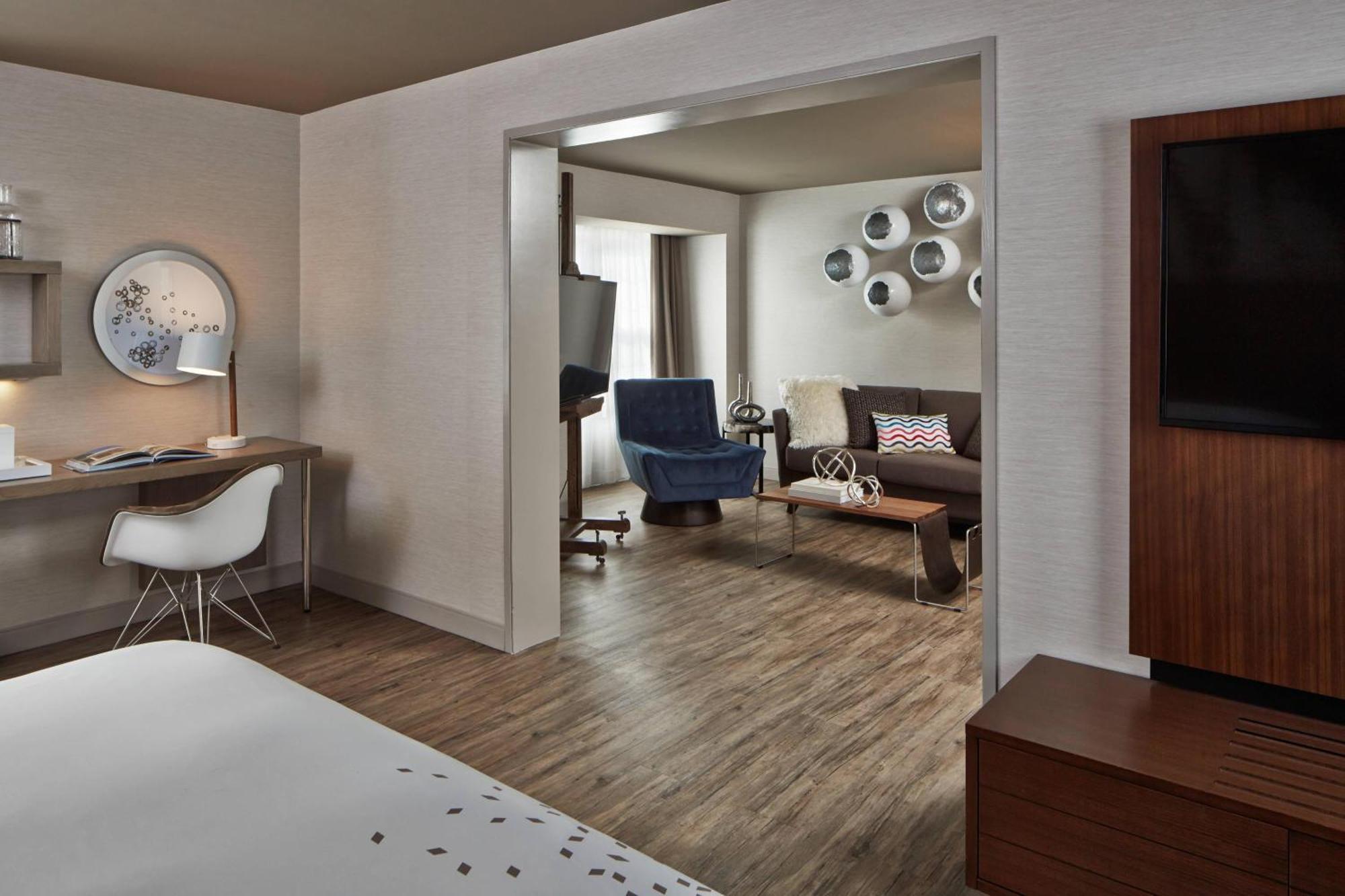 The Del Monte Lodge Renaissance Rochester Hotel&Spa Extérieur photo