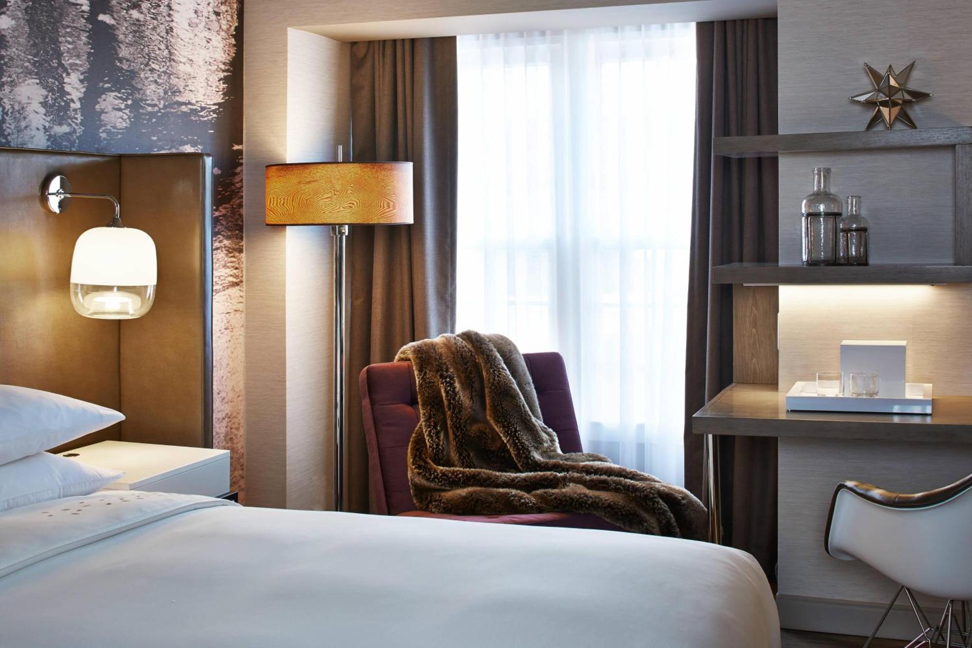 The Del Monte Lodge Renaissance Rochester Hotel&Spa Extérieur photo