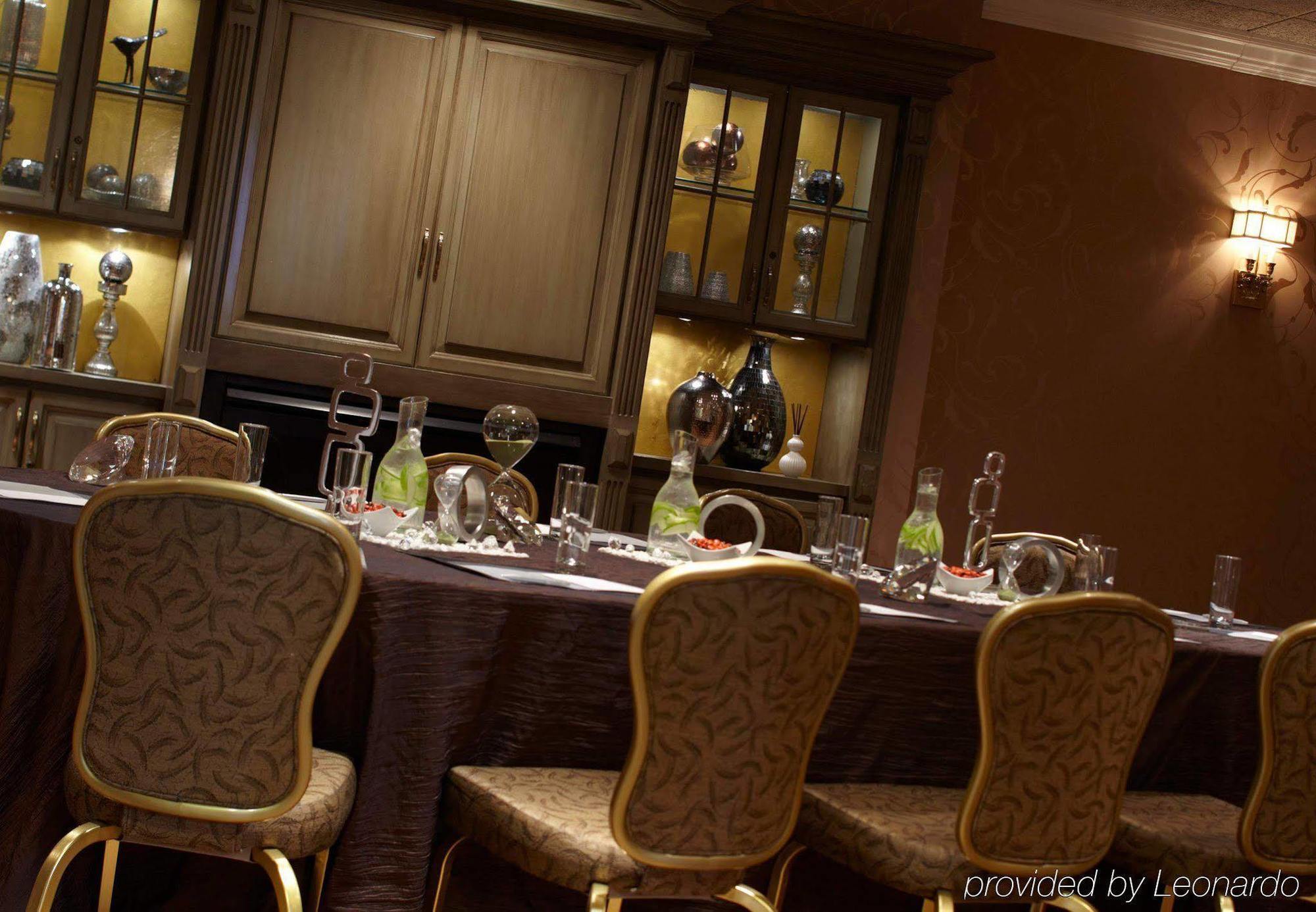 The Del Monte Lodge Renaissance Rochester Hotel&Spa Extérieur photo