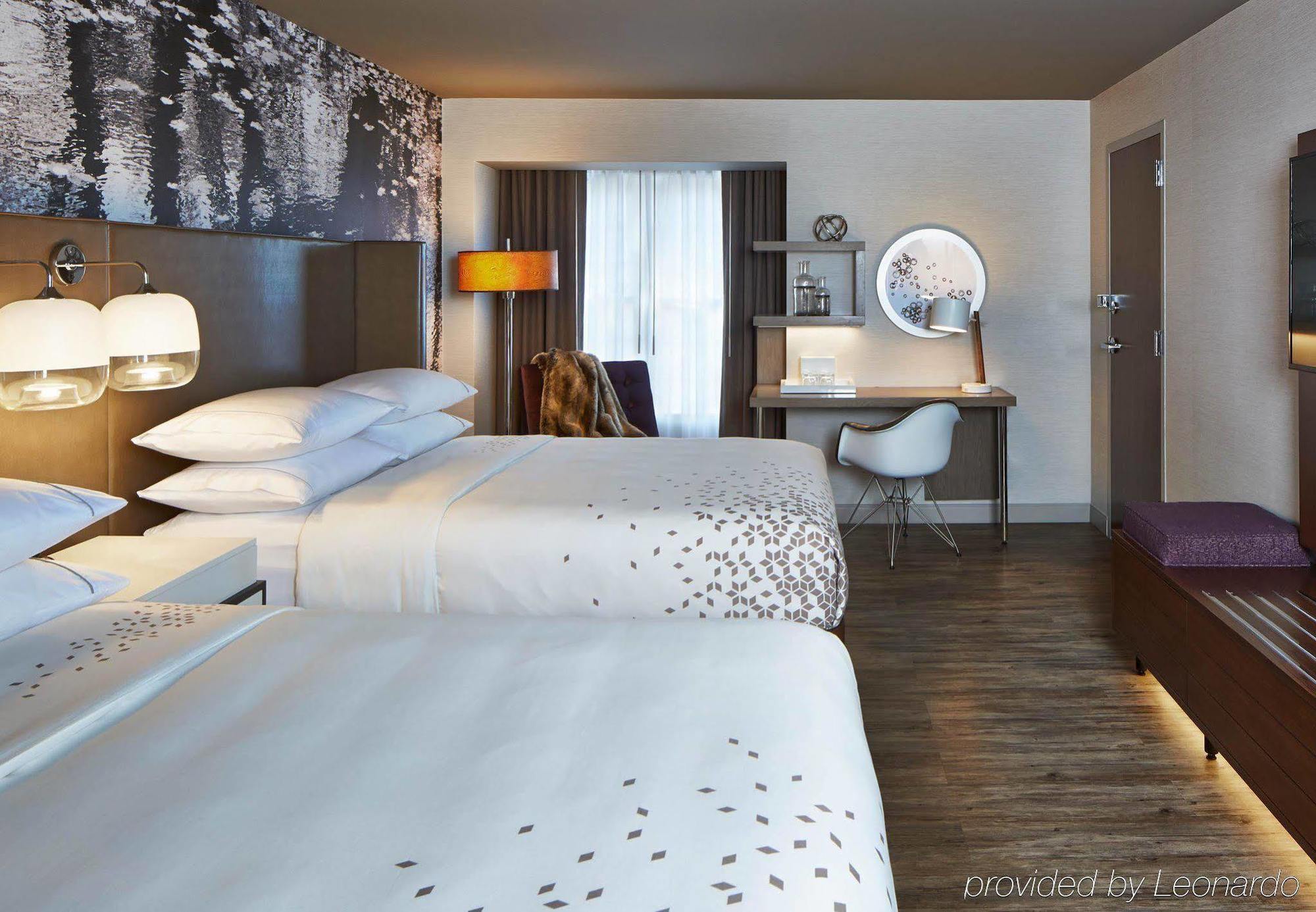 The Del Monte Lodge Renaissance Rochester Hotel&Spa Extérieur photo