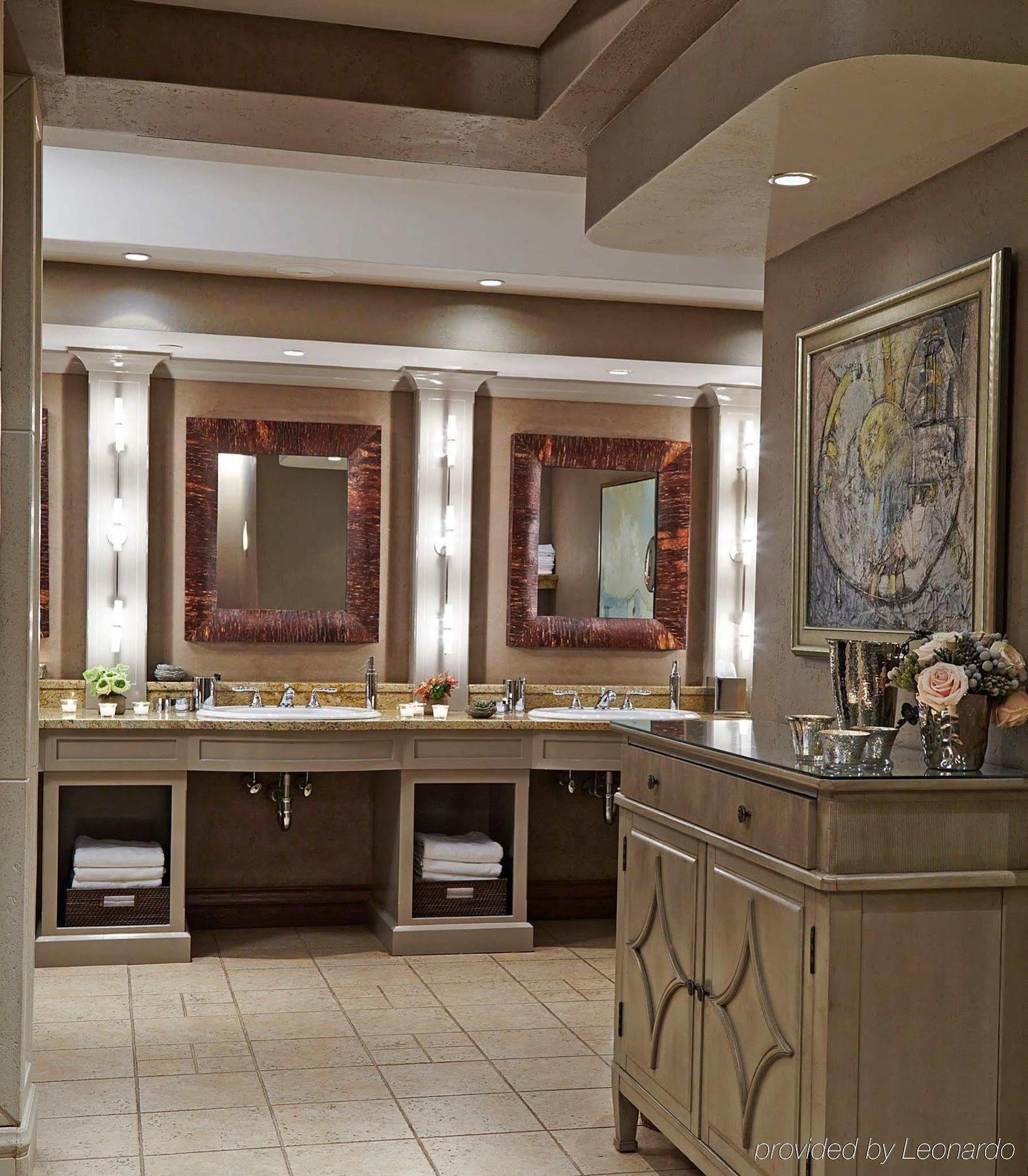 The Del Monte Lodge Renaissance Rochester Hotel&Spa Extérieur photo